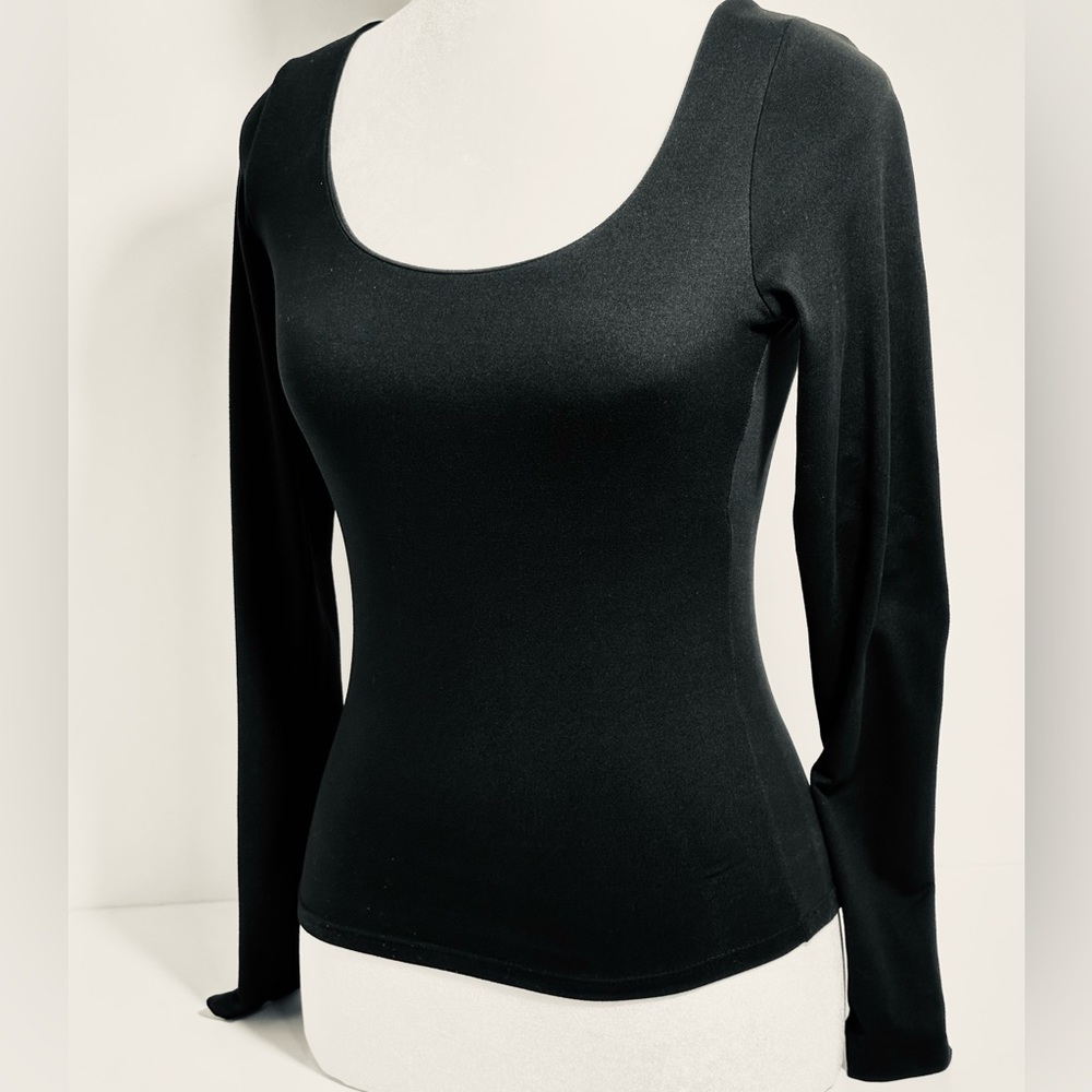 Hollister Black Long Sleeve Scoop Neck Top w/ Built-In Bra | XS Long